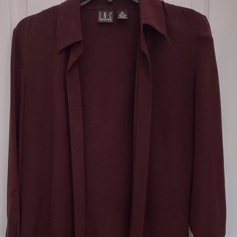 Silk blouse, button down, button cuffs. Size 8P. EUC